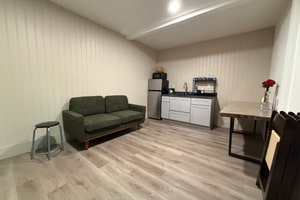 listings.show.sections.photos.alt