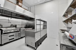 listings.show.sections.photos.alt