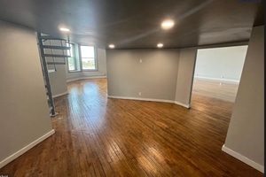 listings.show.sections.photos.alt