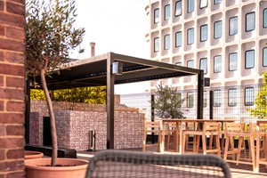 listings.show.sections.photos.alt