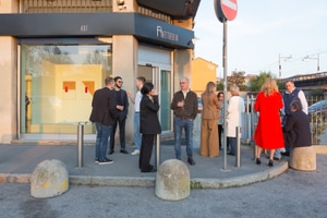 listings.show.sections.photos.alt