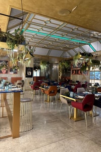 listings.show.sections.photos.alt