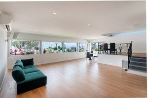 listings.show.sections.photos.alt