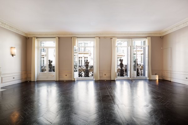 Sublime Showroom dans le Triangle d'Or - Paris 8