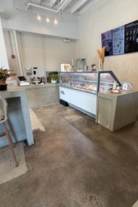 listings.show.sections.photos.alt