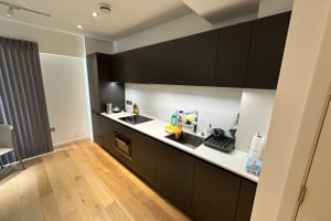 listings.show.sections.photos.alt