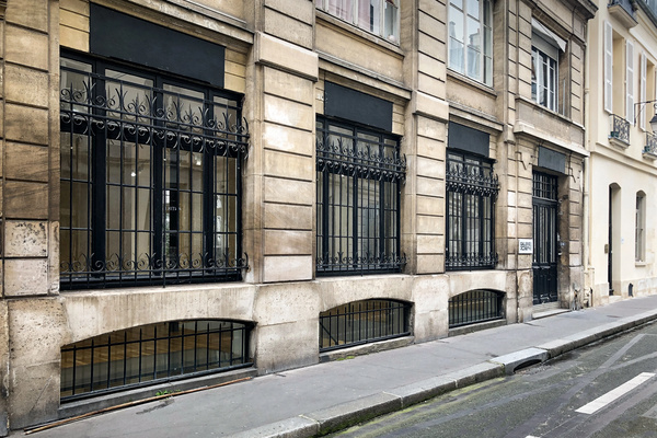 The rue des Minimes showroom