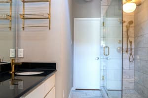 listings.show.sections.photos.alt