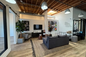 listings.show.sections.photos.alt