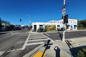 listings.show.sections.photos.alt