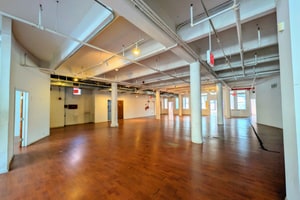 listings.show.sections.photos.alt