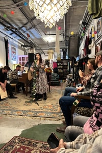 listings.show.sections.photos.alt