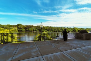 listings.show.sections.photos.alt