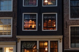 listings.show.sections.photos.alt