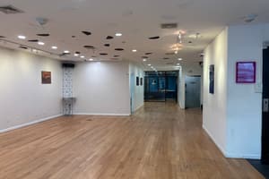 listings.show.sections.photos.alt