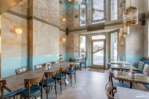 listings.show.sections.photos.alt