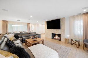 listings.show.sections.photos.alt