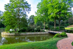 listings.show.sections.photos.alt