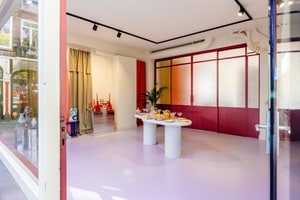 Street-Level Pop-Up Store with Large Windows in Central Amsterdam, photo 7