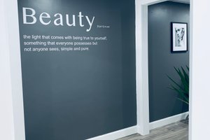 listings.show.sections.photos.alt