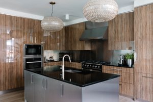 listings.show.sections.photos.alt