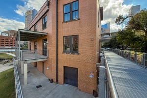 listings.show.sections.photos.alt