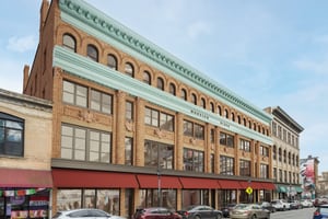 listings.show.sections.photos.alt