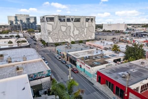 listings.show.sections.photos.alt