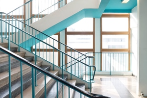 Bâtiment moderniste des années 1960, gymnase et cours, Paris 19e, 相片 8