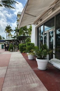 listings.show.sections.photos.alt