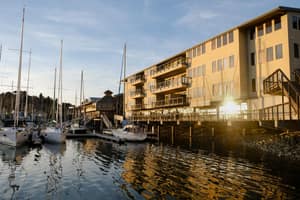 listings.show.sections.photos.alt