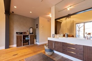 listings.show.sections.photos.alt