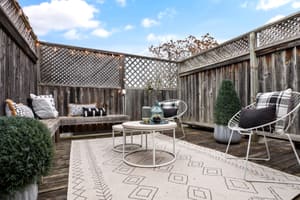 listings.show.sections.photos.alt