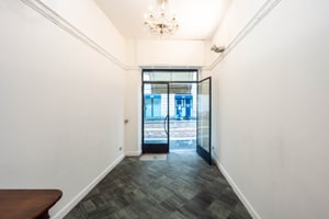 listings.show.sections.photos.alt