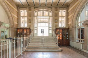 Bâtiment d'époque avec 4 cours, galeries et gymnase, Paris 7e, photo 8