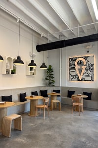 listings.show.sections.photos.alt