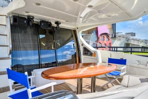 listings.show.sections.photos.alt