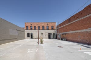 listings.show.sections.photos.alt