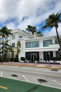 listings.show.sections.photos.alt