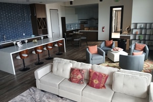 listings.show.sections.photos.alt