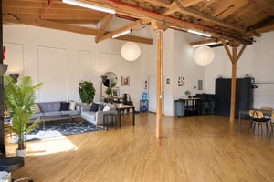 listings.show.sections.photos.alt