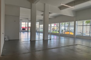 listings.show.sections.photos.alt