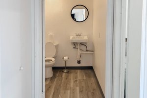 listings.show.sections.photos.alt