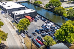 listings.show.sections.photos.alt