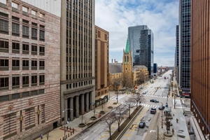 listings.show.sections.photos.alt