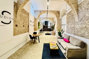 listings.show.sections.photos.alt