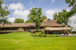 listings.show.sections.photos.alt