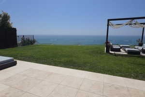 listings.show.sections.photos.alt