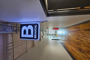 listings.show.sections.photos.alt