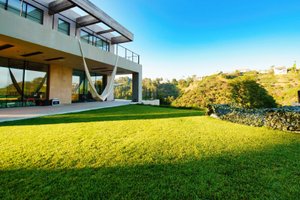 listings.show.sections.photos.alt